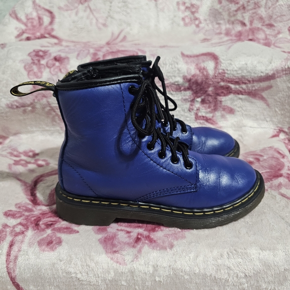 Dr. Martens Kids Blue Lace-Up Boots - Picture 2 of 5